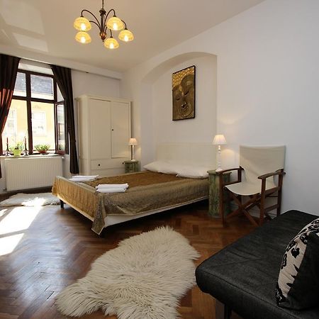 Versus Art Studio Brasov Room photo