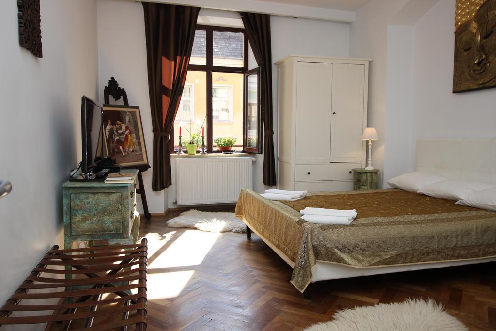 Versus Art Studio Brasov Room photo