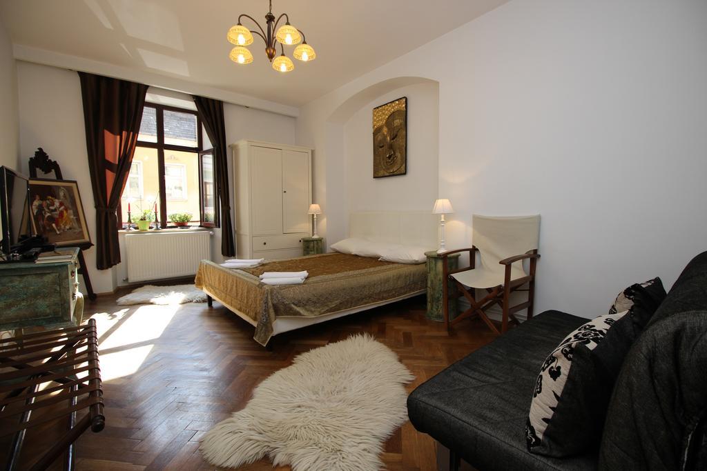 Versus Art Studio Brasov Room photo